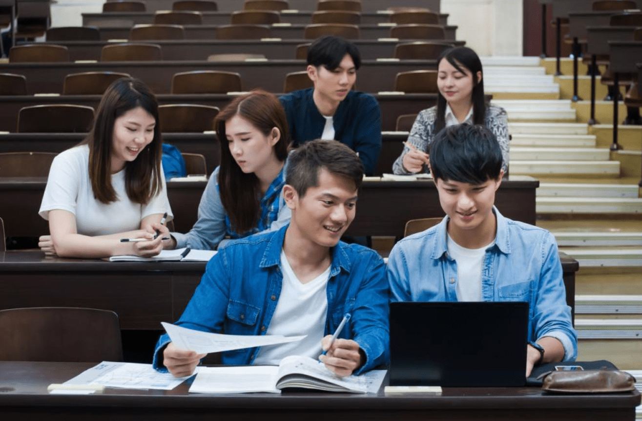 10 Scholarships to Study in China & Indonesia